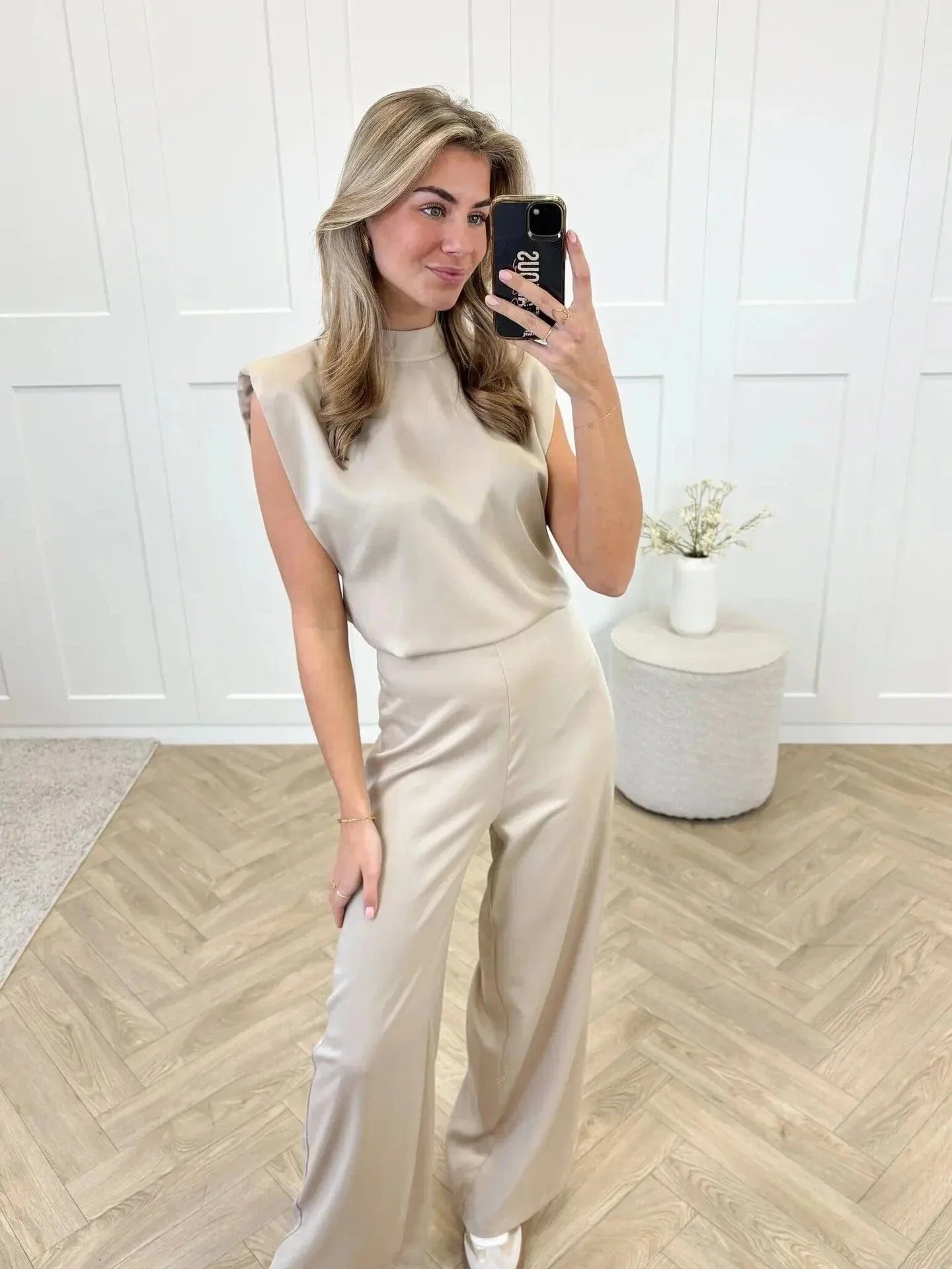 Villento | Juna – Elegante rugloze jumpsuit met wijde pijpen