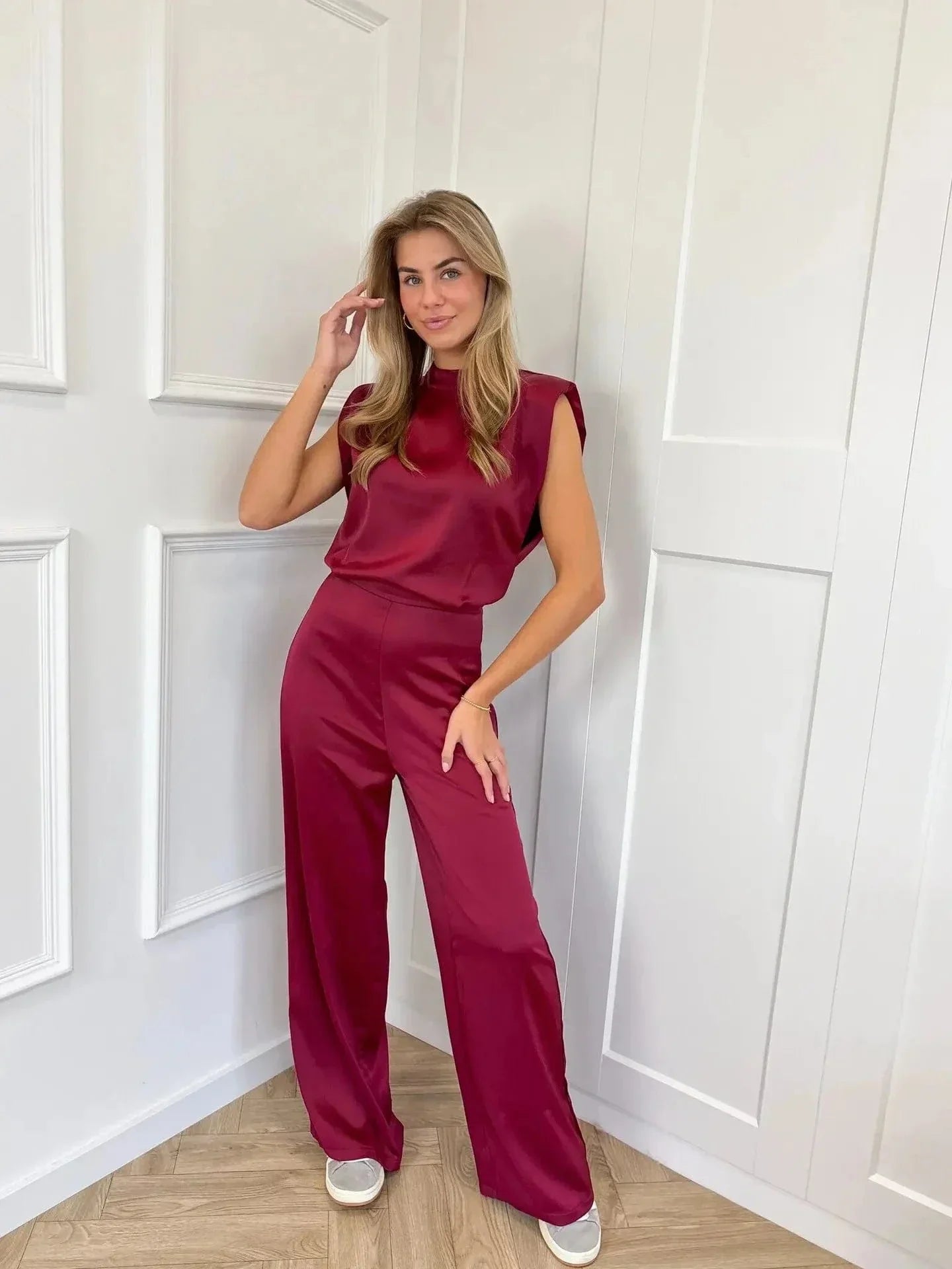 Villento | Juna – Elegante rugloze jumpsuit met wijde pijpen